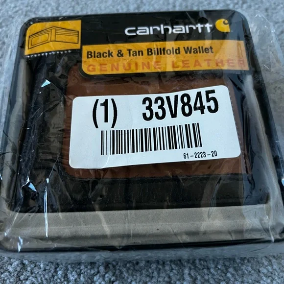 NWT Carhartt Sandokan Black and Tan Leather Pass Case Bifold Wallet - Picture 5 of 8